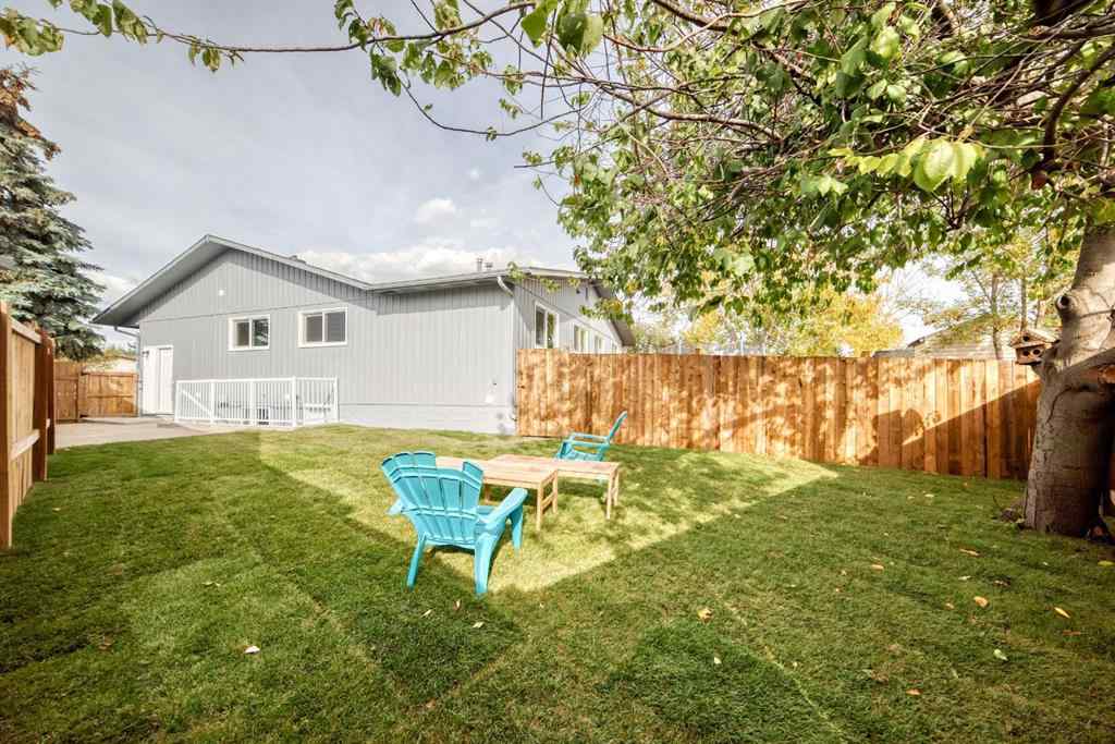 MLS® A2263360 - 19 Rundlelawn Court NE in Rundle Calgary, Residential