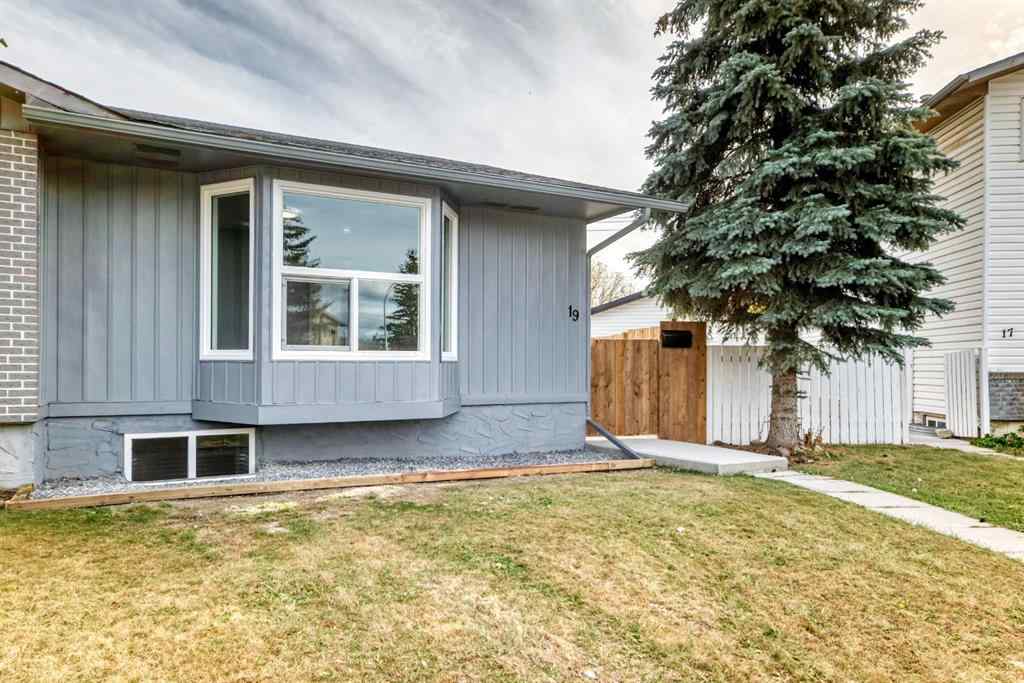 MLS® A2263360 - 19 Rundlelawn Court NE in Rundle Calgary, Residential