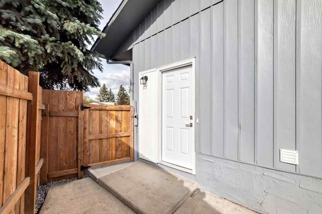 MLS® A2263360 - 19 Rundlelawn Court NE in Rundle Calgary, Residential