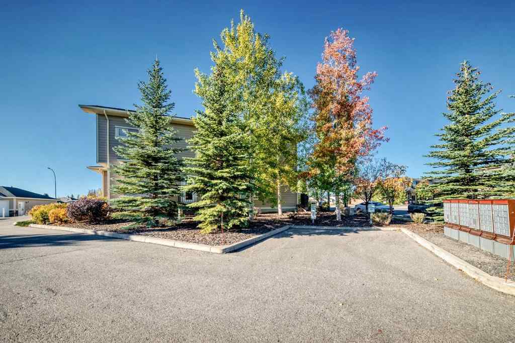 MLS® A2263362 - 12 Cougar Ridge Landing SW in Cougar Ridge Calgary, Residential