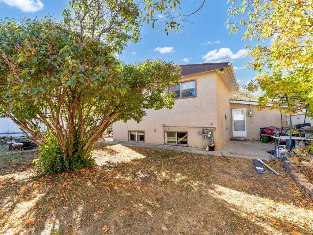 MLS® A2263364 - 213 6 Street SE in NONE Redcliff, Residential