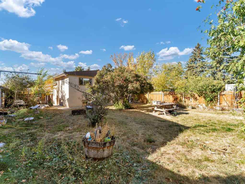 MLS® A2263364 - 213 6 Street SE in NONE Redcliff, Residential