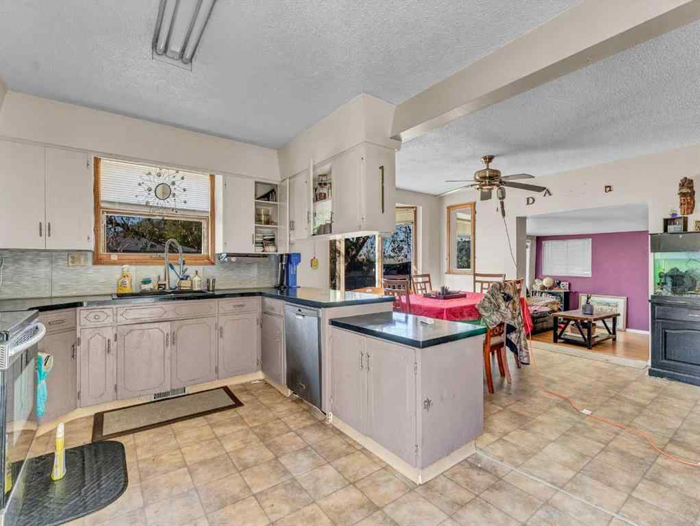 MLS® A2263364 - 213 6 Street SE in NONE Redcliff, Residential