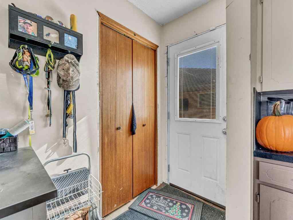 MLS® A2263364 - 213 6 Street SE in NONE Redcliff, Residential