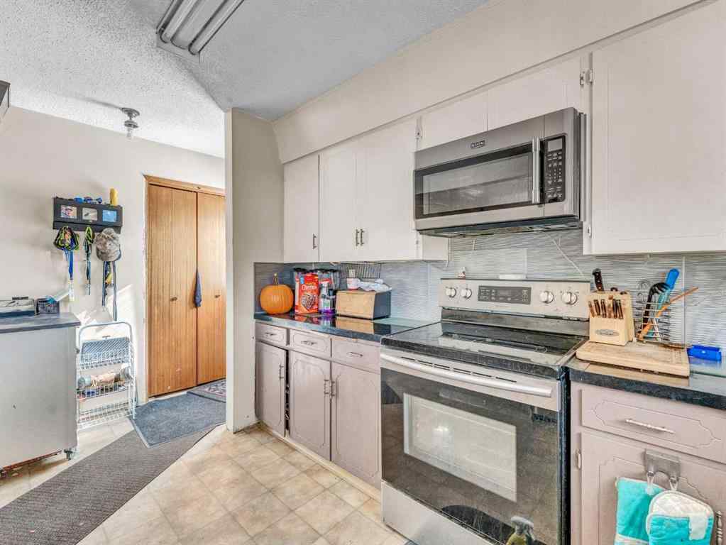 MLS® A2263364 - 213 6 Street SE in NONE Redcliff, Residential