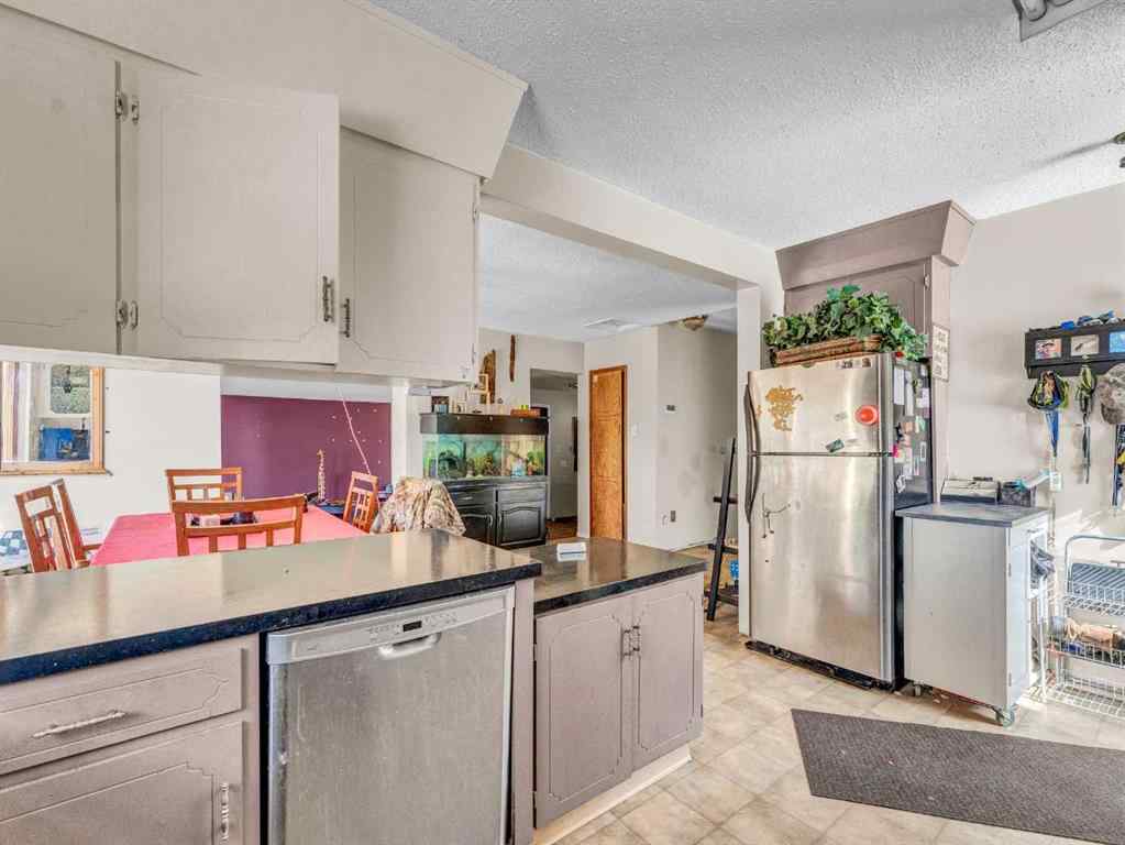MLS® A2263364 - 213 6 Street SE in NONE Redcliff, Residential