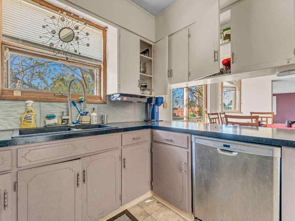 MLS® A2263364 - 213 6 Street SE in NONE Redcliff, Residential