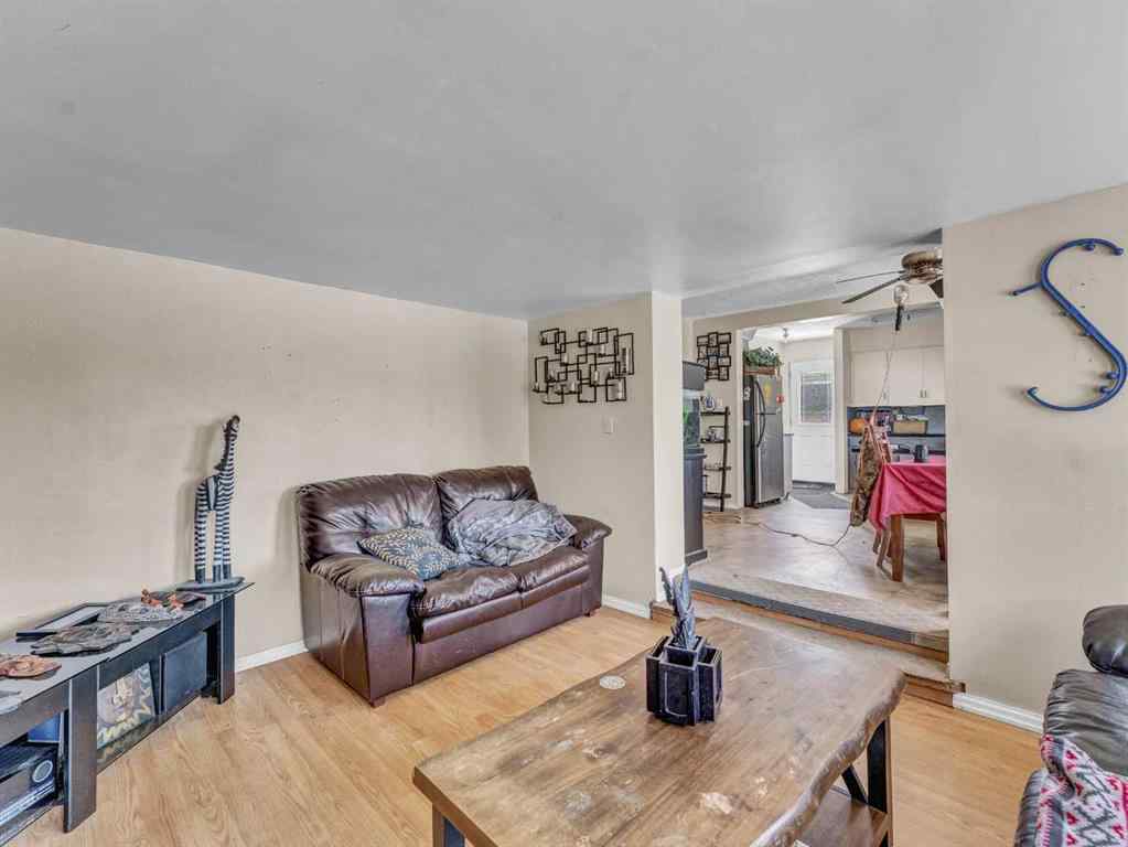 MLS® A2263364 - 213 6 Street SE in NONE Redcliff, Residential