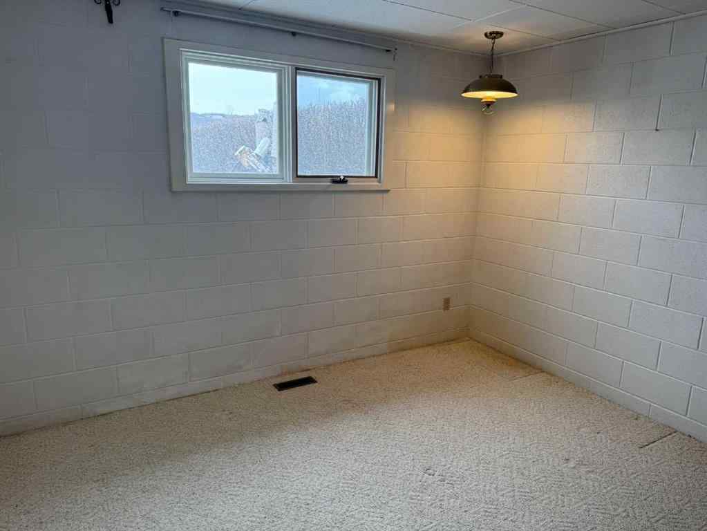 MLS® A2263376 - 8005 94 Street  in North End Peace River, Residential