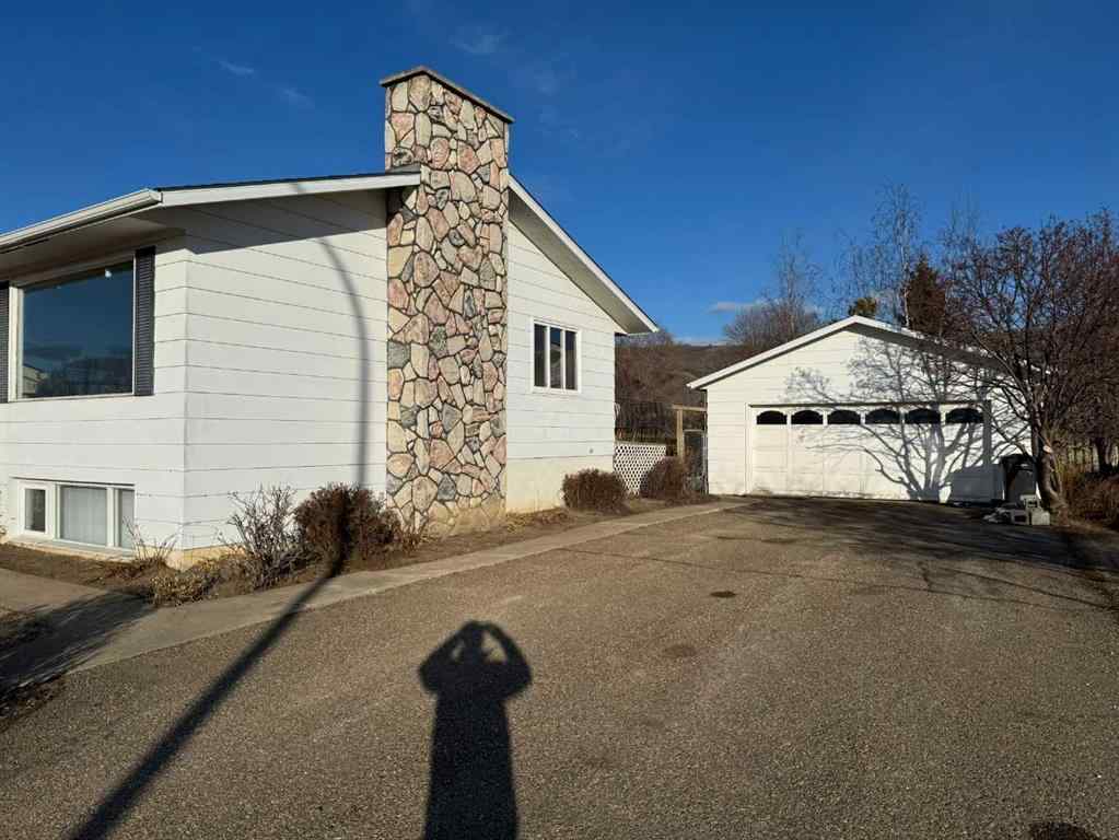 MLS® A2263376 - 8005 94 Street  in North End Peace River, Residential