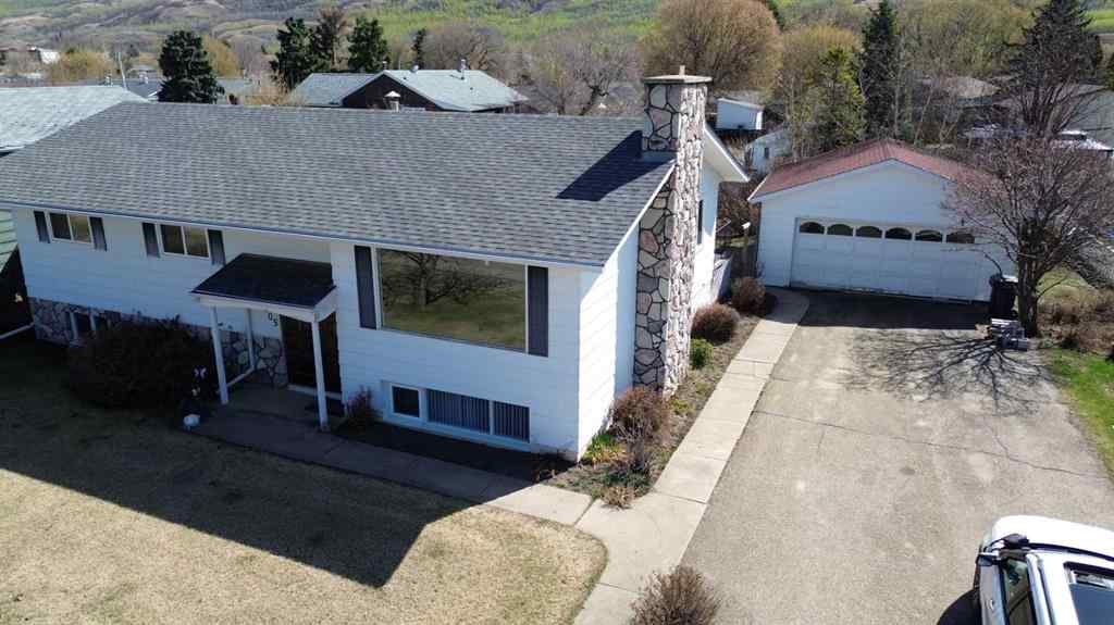 MLS® A2263376 - 8005 94 Street  in North End Peace River, Residential