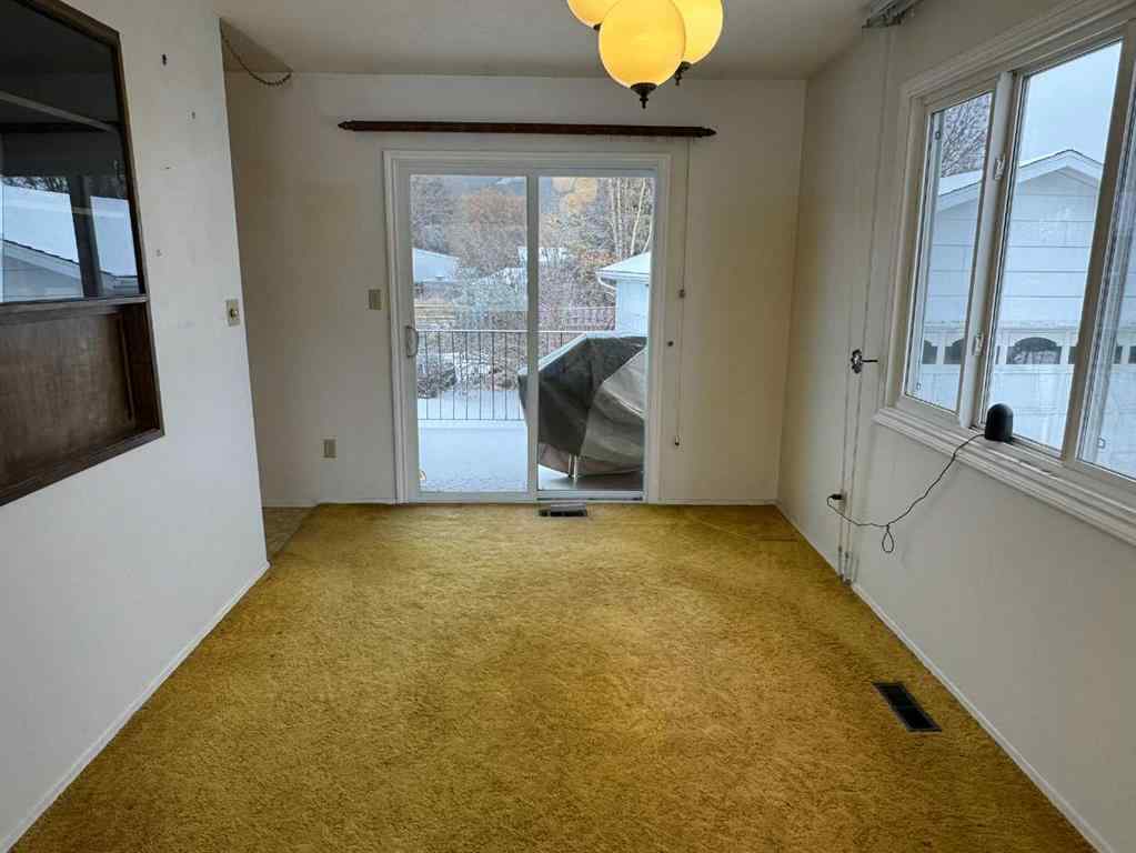 MLS® A2263376 - 8005 94 Street  in North End Peace River, Residential