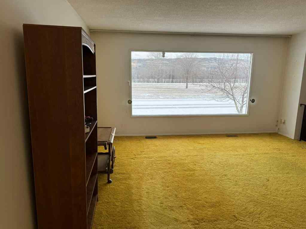 MLS® A2263376 - 8005 94 Street  in North End Peace River, Residential