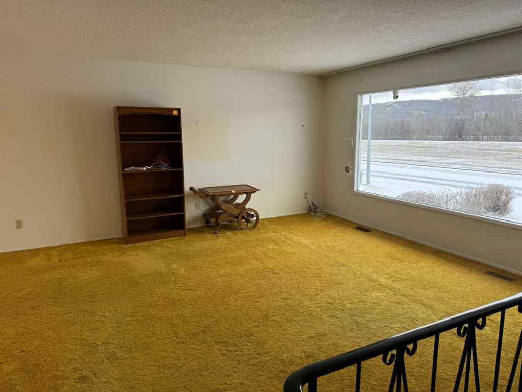 MLS® A2263376 - 8005 94 Street  in North End Peace River, Residential