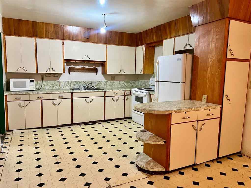 MLS® A2263377 - 5019 50 Avenue  in NONE Caroline, Commercial