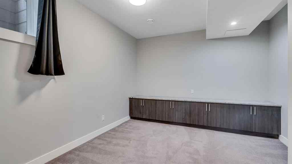 MLS® A2263391 - 230 37 Street NW in Parkdale Calgary, Residential