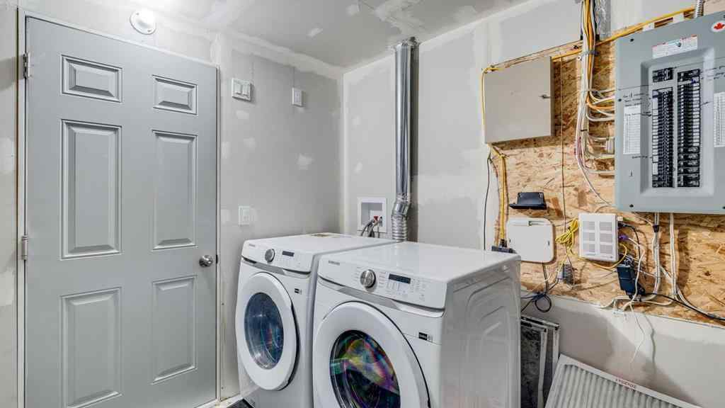 MLS® A2263391 - 230 37 Street NW in Parkdale Calgary, Residential