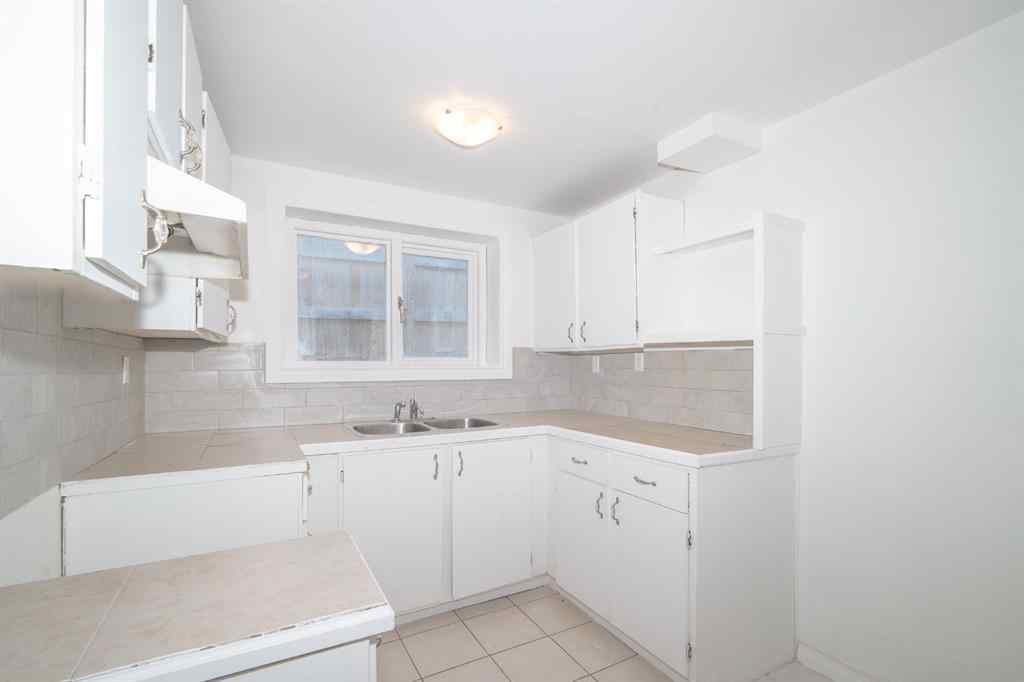MLS® A2263397 - 5338 43 Avenue  in Woodlea Red Deer, Residential