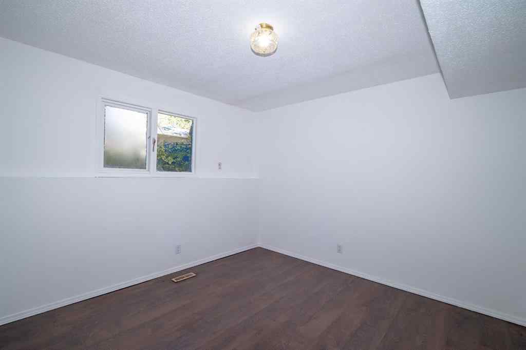 MLS® A2263397 - 5338 43 Avenue  in Woodlea Red Deer, Residential