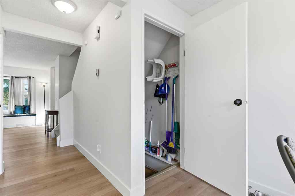 MLS® A2263400 - 91 Deerfield Drive SE in Deer Ridge Calgary, Residential