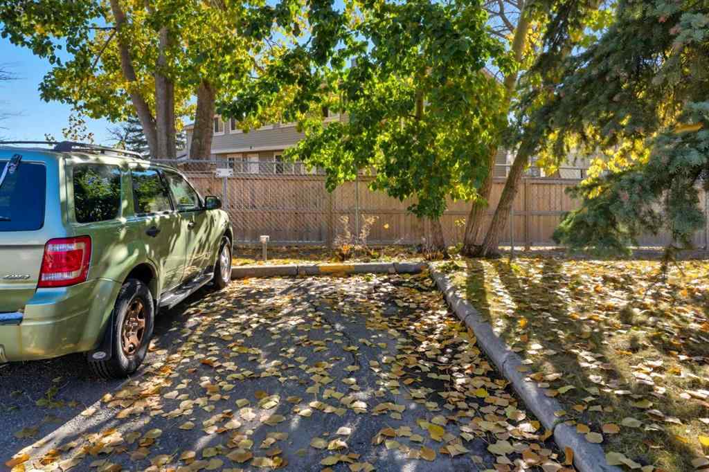 MLS® A2263400 - 91 Deerfield Drive SE in Deer Ridge Calgary, Residential