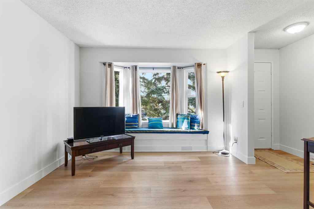 MLS® A2263400 - 91 Deerfield Drive SE in Deer Ridge Calgary, Residential