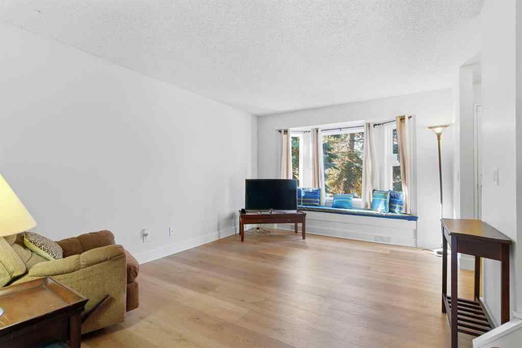 MLS® A2263400 - 91 Deerfield Drive SE in Deer Ridge Calgary, Residential