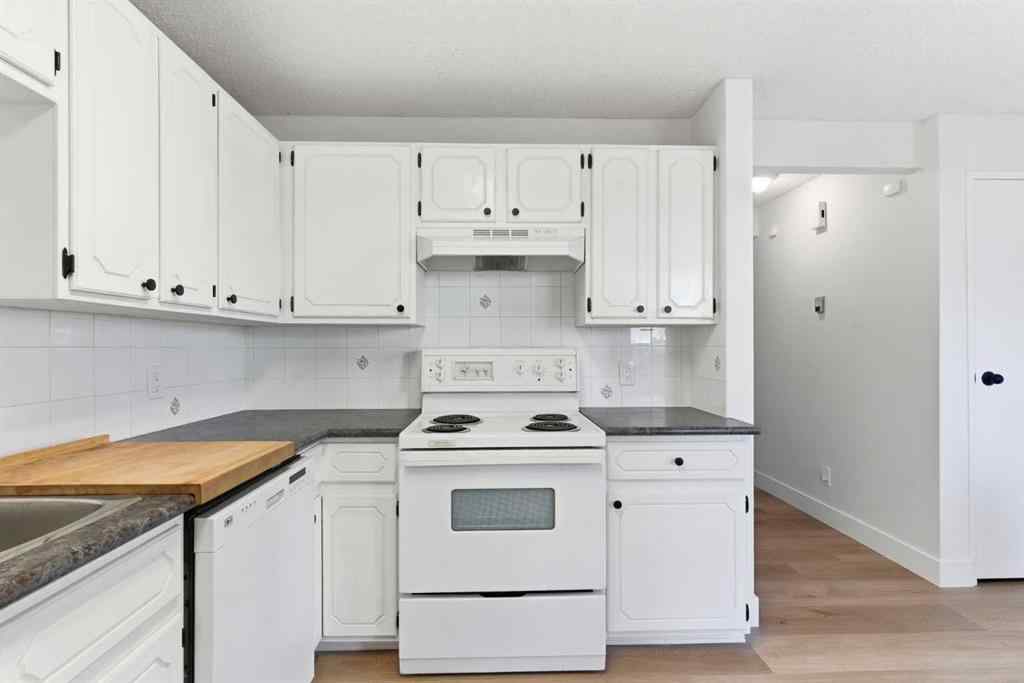 MLS® A2263400 - 91 Deerfield Drive SE in Deer Ridge Calgary, Residential