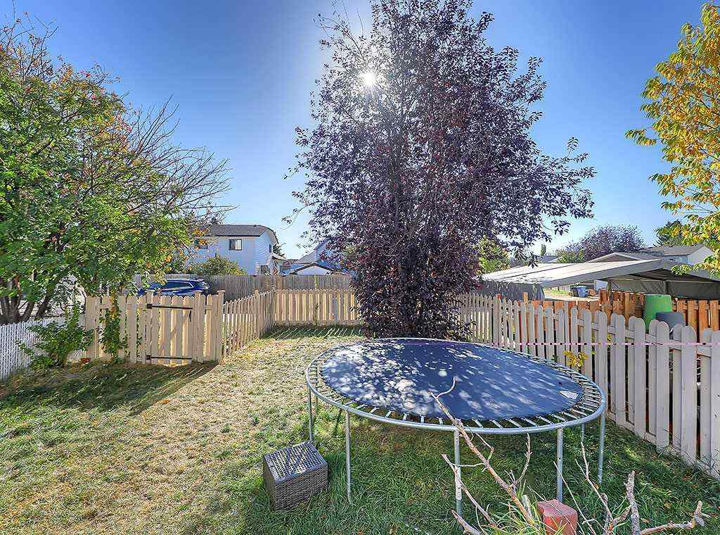 MLS® A2263409 - 292 Coventry Close NE in Coventry Hills Calgary, Residential