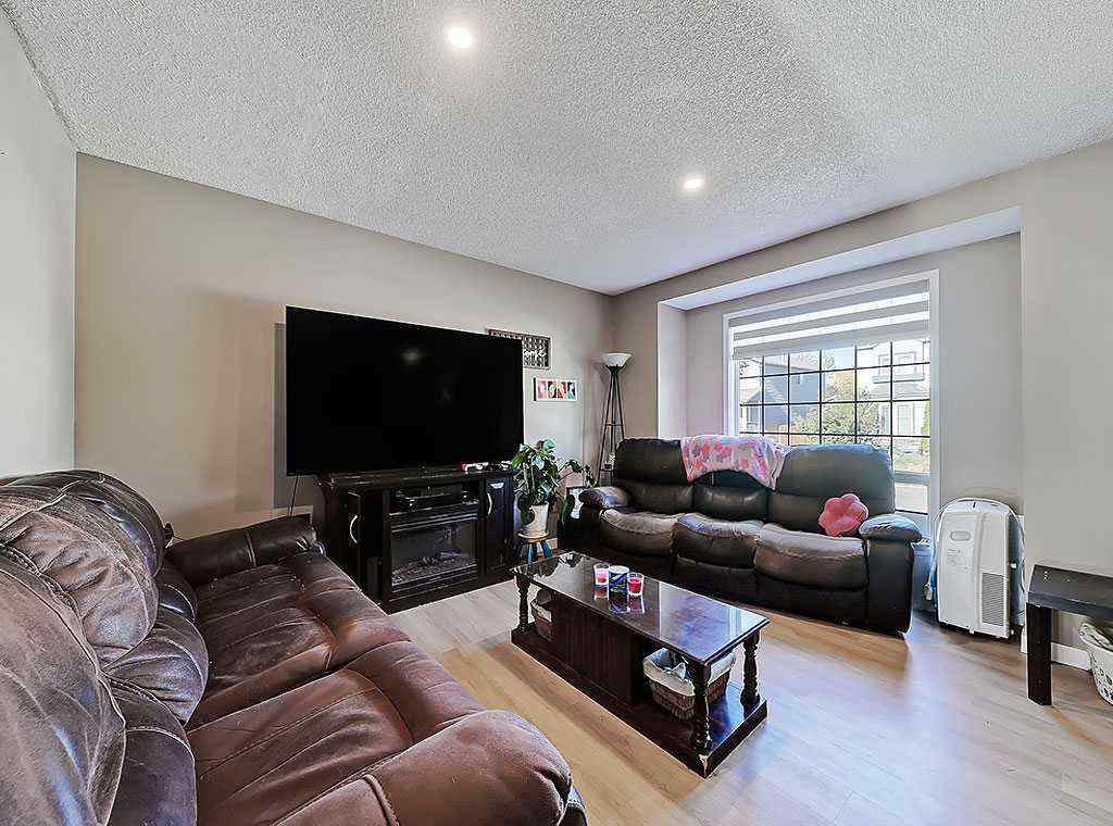 MLS® A2263409 - 292 Coventry Close NE in Coventry Hills Calgary, Residential