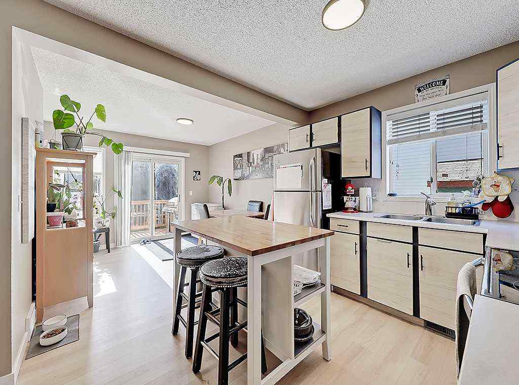 MLS® A2263409 - 292 Coventry Close NE in Coventry Hills Calgary, Residential