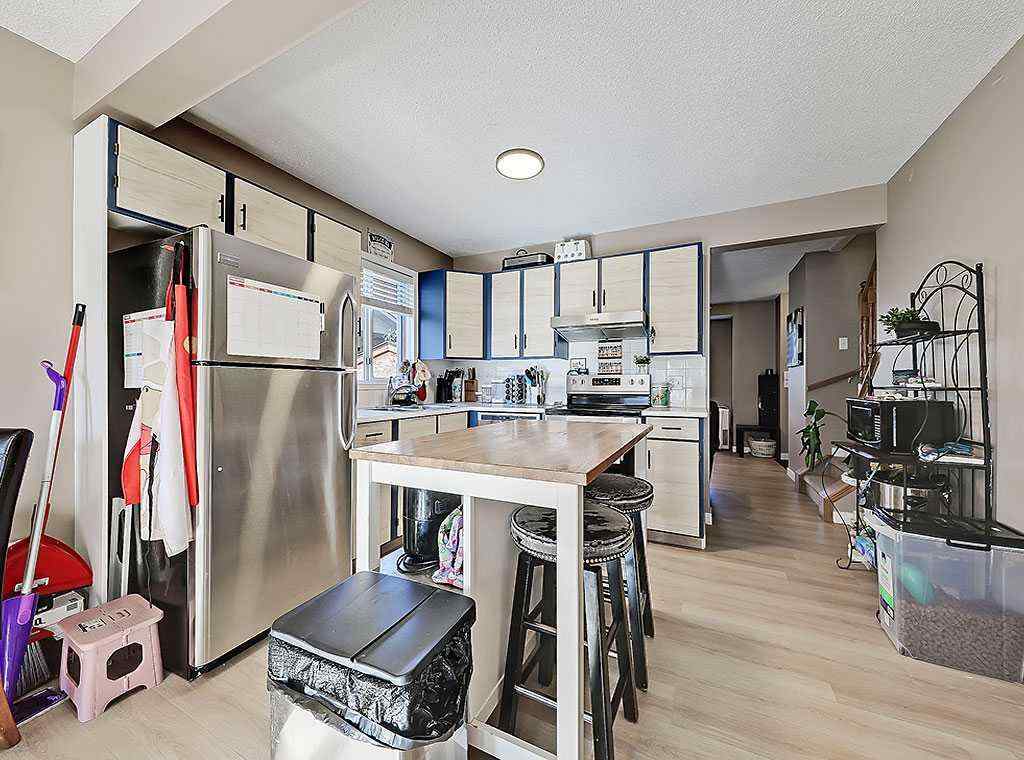 MLS® A2263409 - 292 Coventry Close NE in Coventry Hills Calgary, Residential