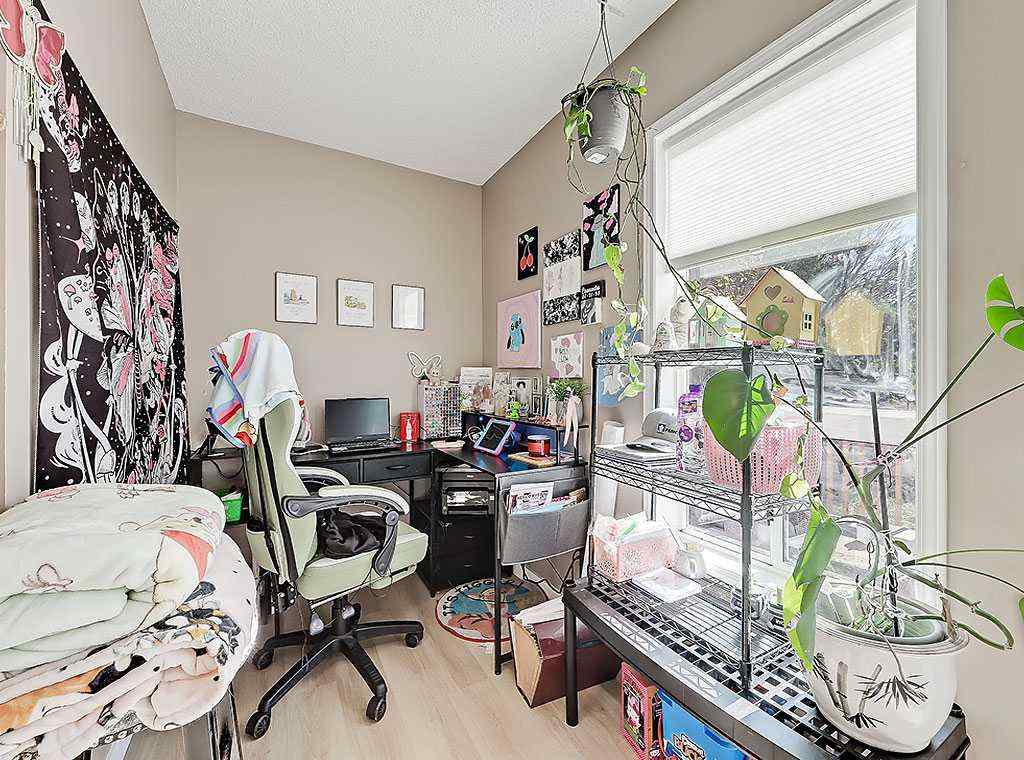 MLS® A2263409 - 292 Coventry Close NE in Coventry Hills Calgary, Residential