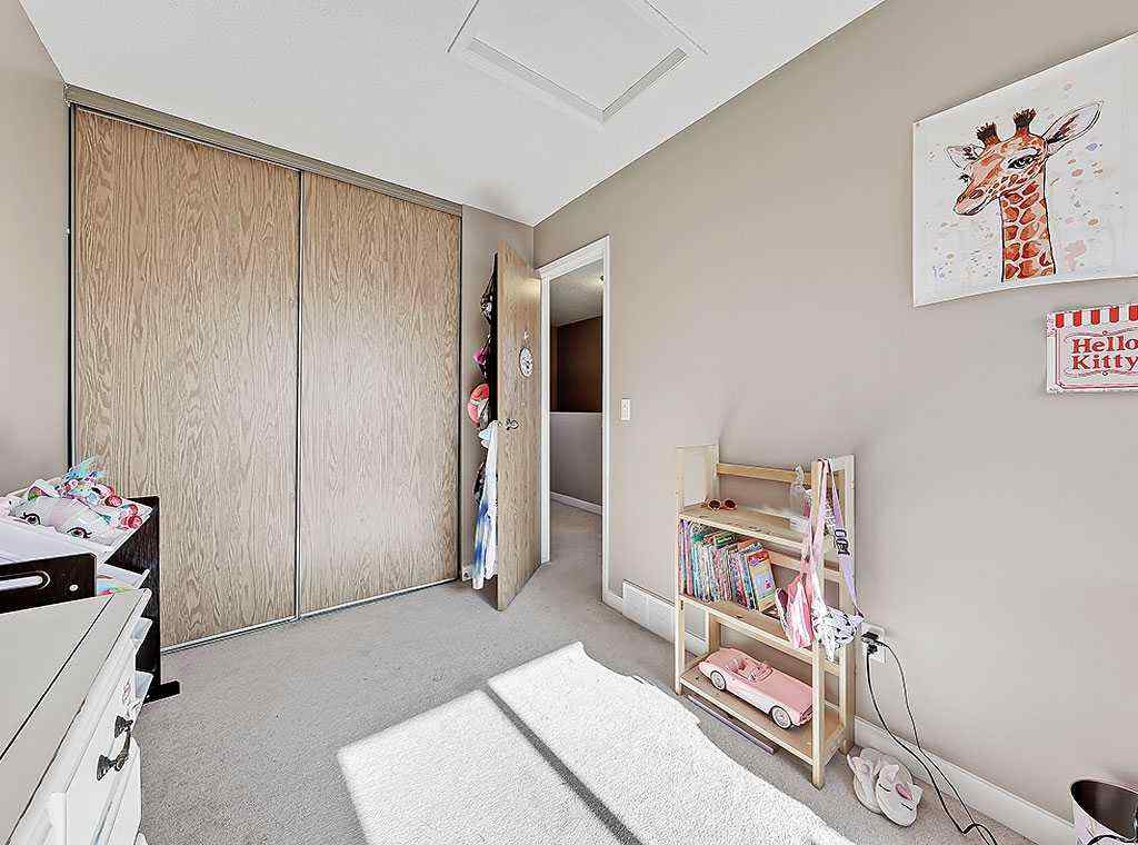 MLS® A2263409 - 292 Coventry Close NE in Coventry Hills Calgary, Residential