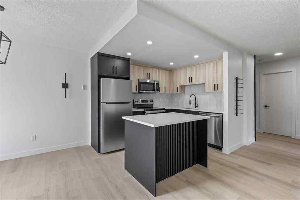 MLS® A2263411 - Unit #305 235 15 Avenue SW in Beltline Calgary, Residential