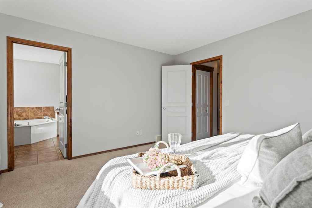 MLS® A2263421 - 169 Elgin Manor SE in McKenzie Towne Calgary, Residential