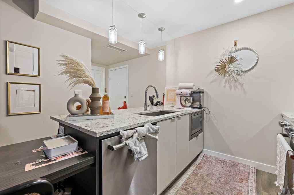 MLS® A2263425 - Unit #111 3375 15 Street SW in South Calgary Calgary, Residential