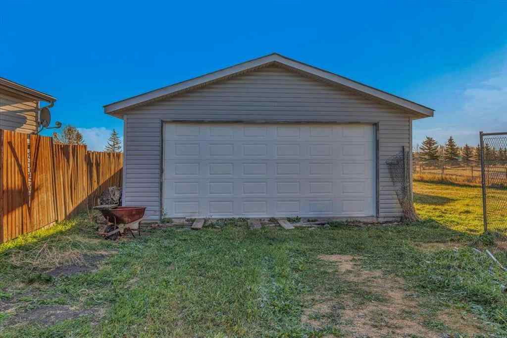 MLS® A2263429 - 172 Meadowlark Lane  in NONE Carstairs, Residential