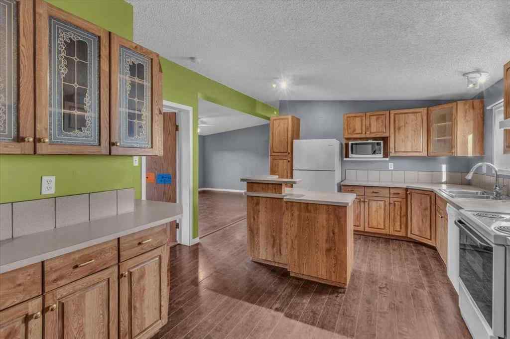 MLS® A2263429 - 172 Meadowlark Lane  in NONE Carstairs, Residential