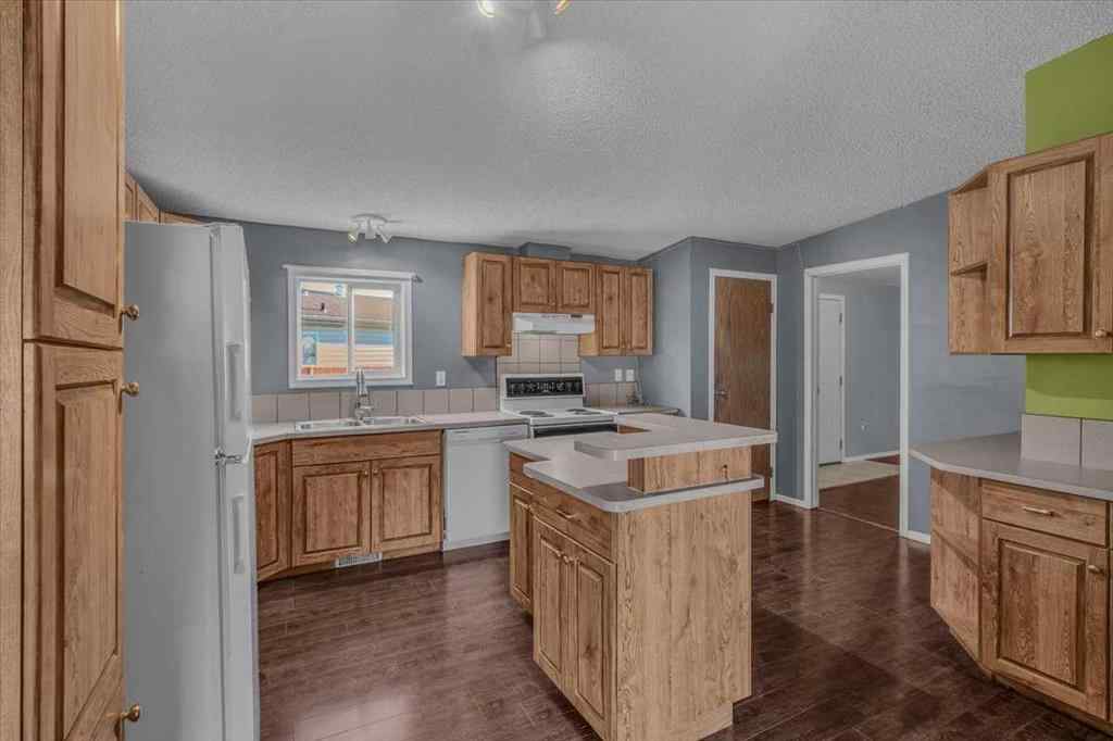 MLS® A2263429 - 172 Meadowlark Lane  in NONE Carstairs, Residential