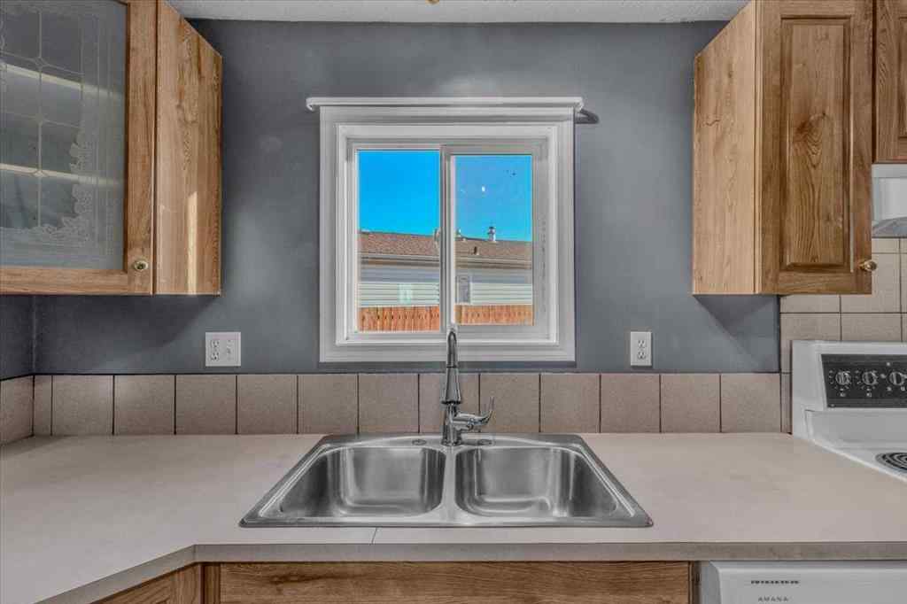 MLS® A2263429 - 172 Meadowlark Lane  in NONE Carstairs, Residential