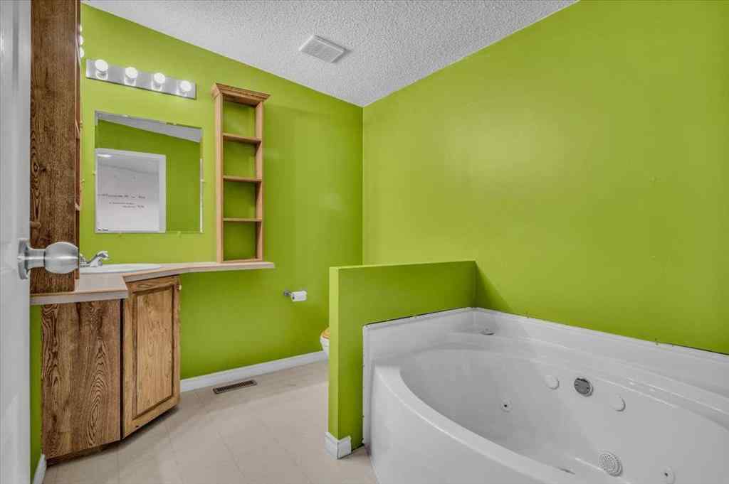 MLS® A2263429 - 172 Meadowlark Lane  in NONE Carstairs, Residential