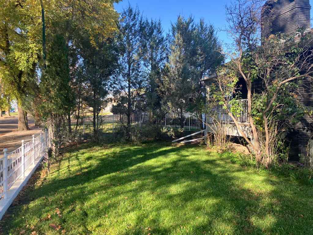 MLS® A2263432 - 404 8 Street SW in SW Hill Medicine Hat, Residential