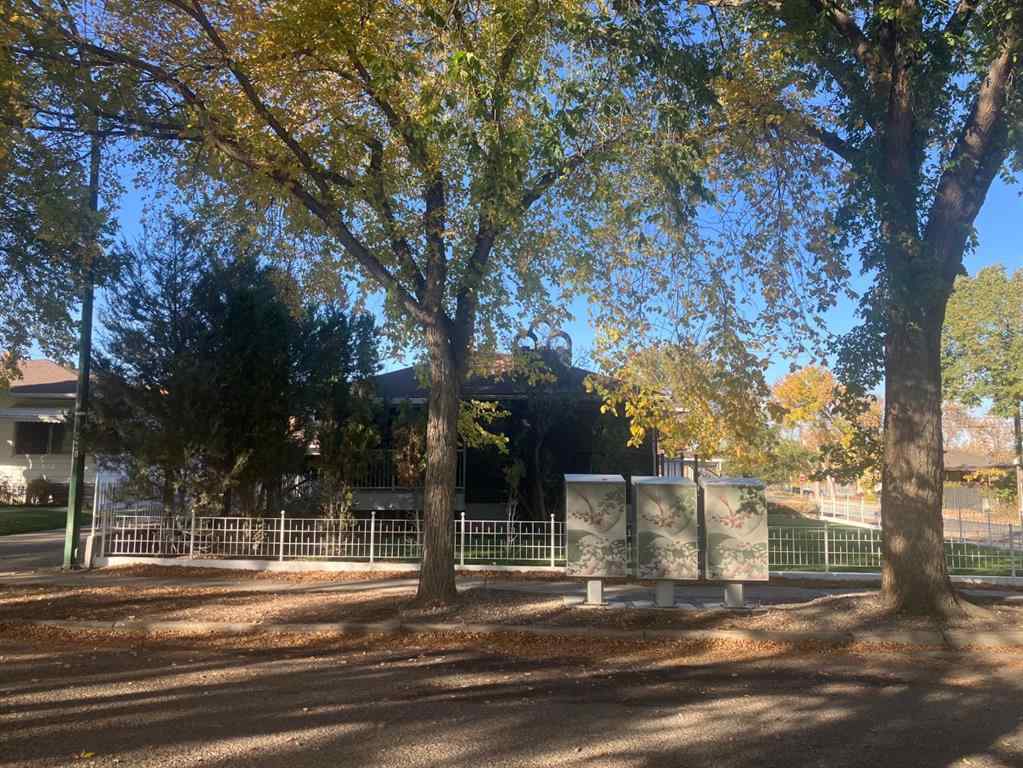 MLS® A2263432 - 404 8 Street SW in SW Hill Medicine Hat, Residential