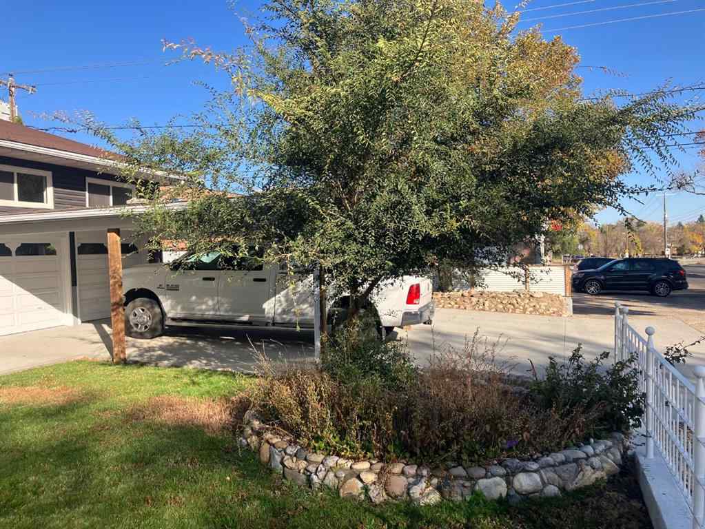 MLS® A2263432 - 404 8 Street SW in SW Hill Medicine Hat, Residential