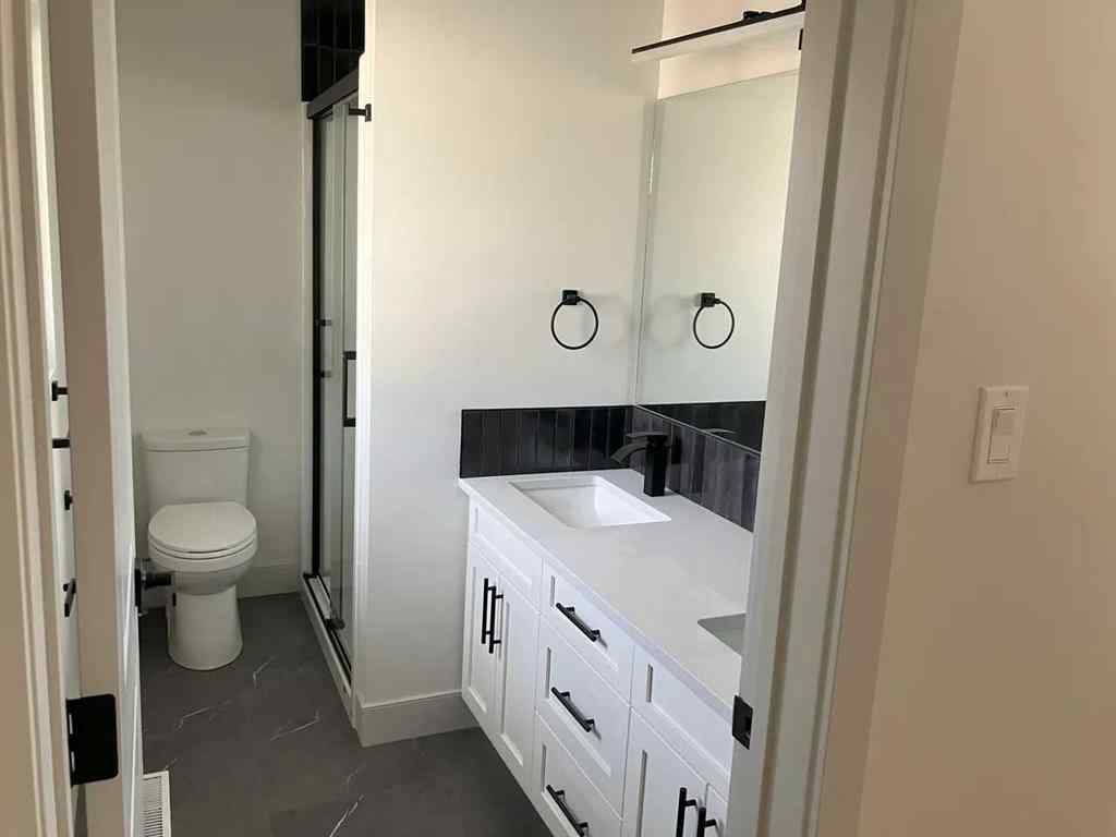 MLS® A2263432 - 404 8 Street SW in SW Hill Medicine Hat, Residential