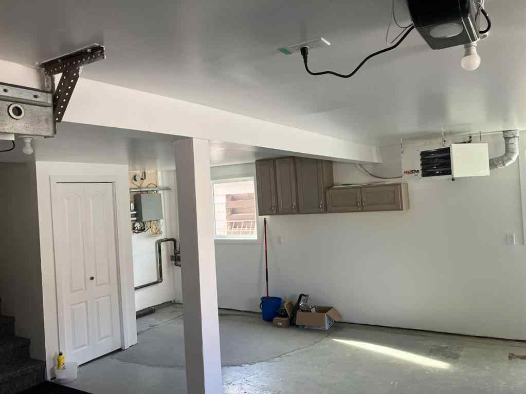 MLS® A2263432 - 404 8 Street SW in SW Hill Medicine Hat, Residential