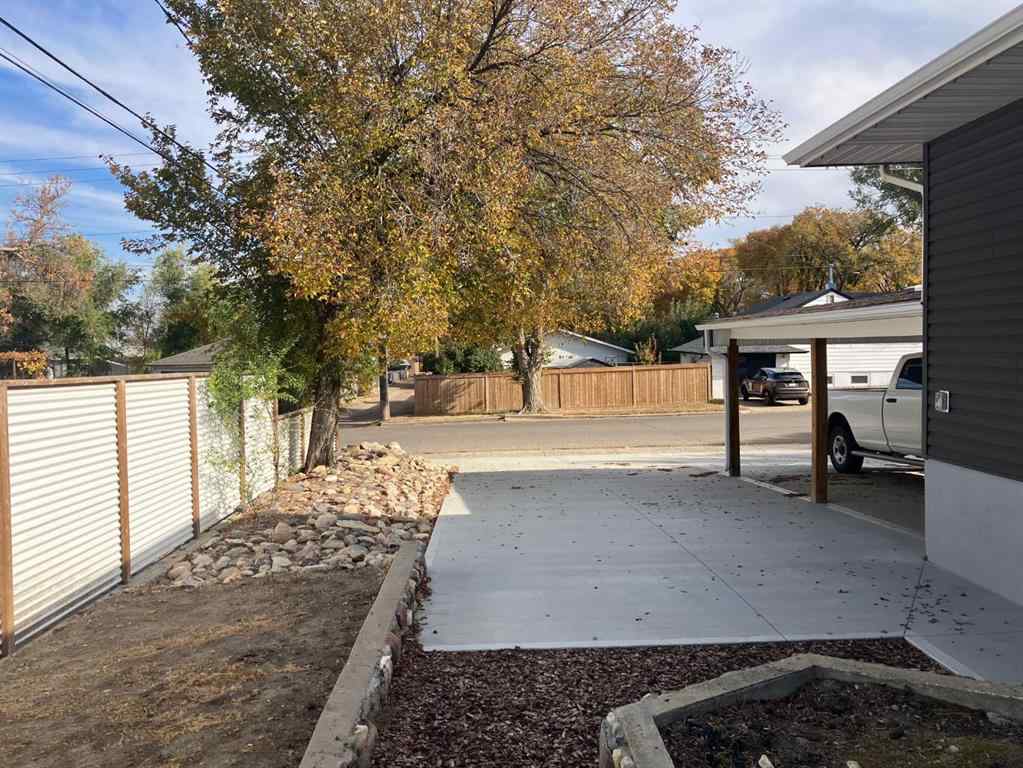 MLS® A2263432 - 404 8 Street SW in SW Hill Medicine Hat, Residential