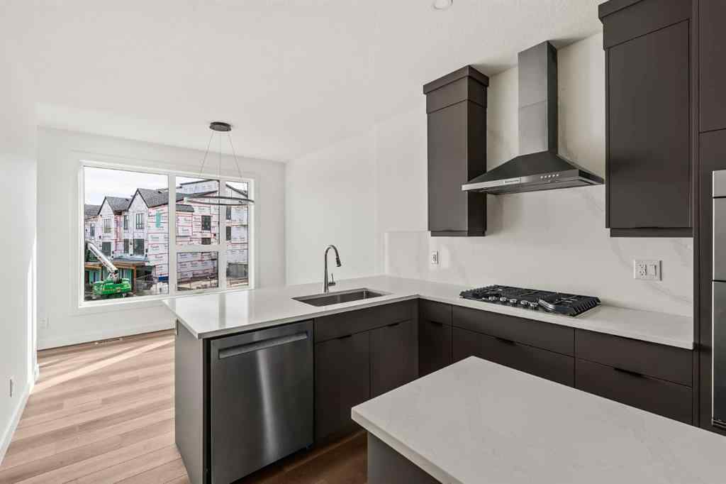 MLS® A2263435 - 2509 Sovereign Crescent SW in Shaganappi Calgary, Residential