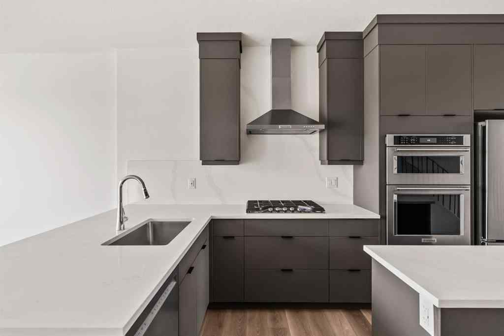 MLS® A2263435 - 2509 Sovereign Crescent SW in Shaganappi Calgary, Residential